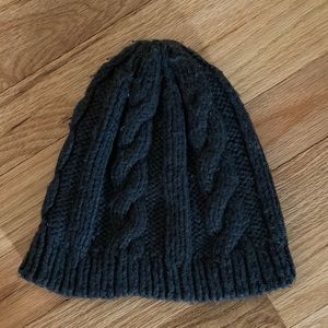 Dark gray cableknit beanie